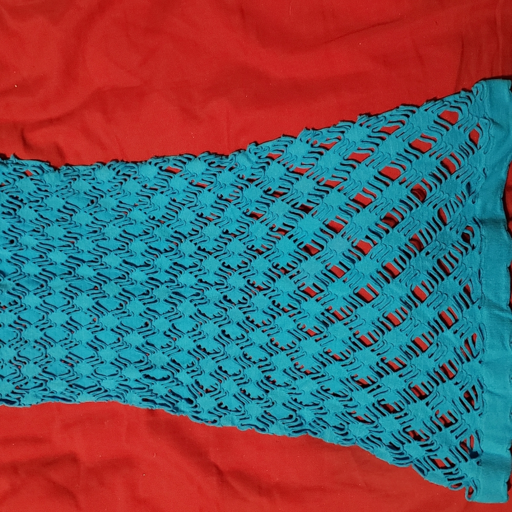 Elastic body hugging fishnet tanktop